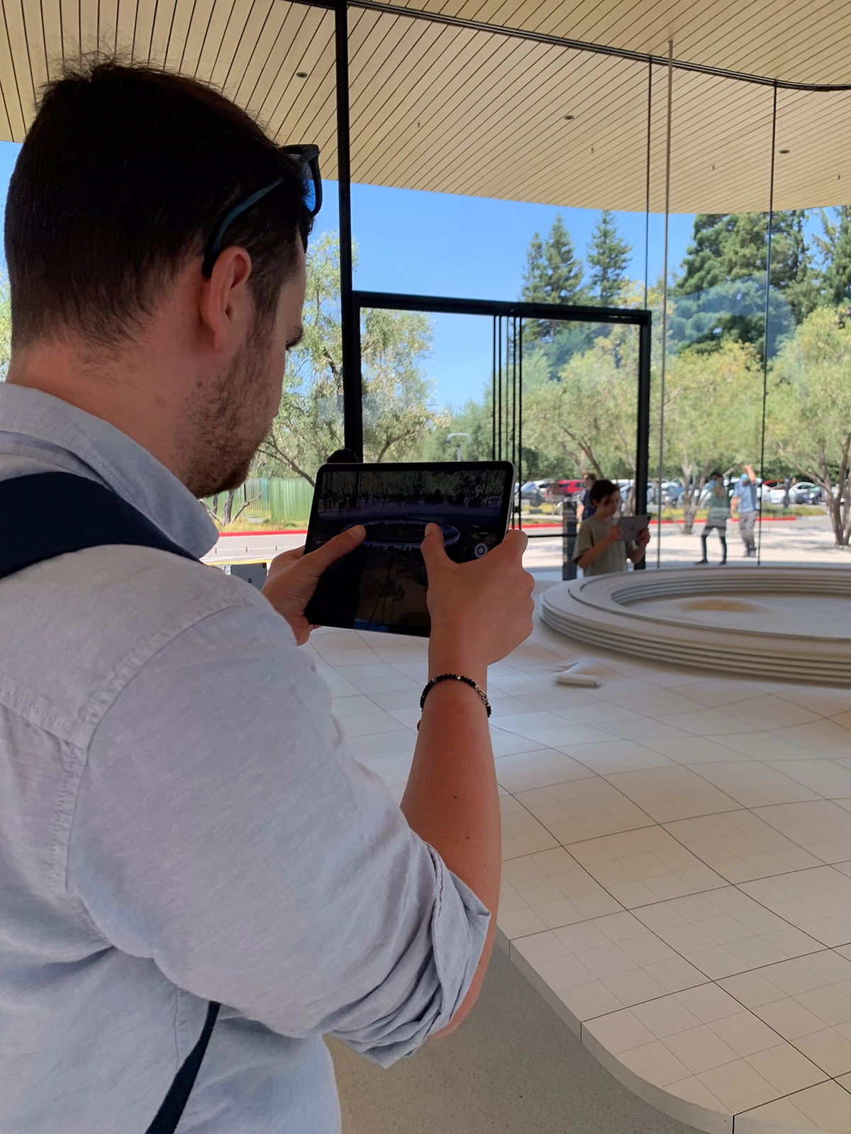 Foto di Giorgio in visita all'Apple Park Visitor Center